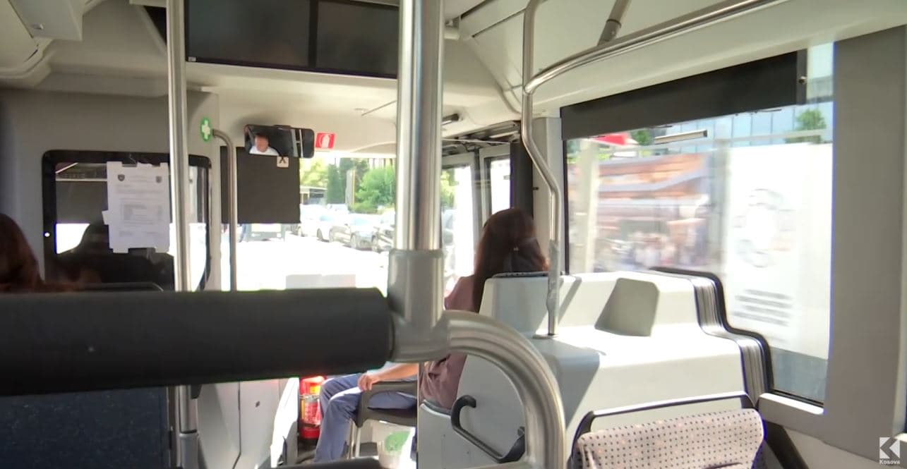Rëndohen xhepat e qytetarëve pas shtrenjtimit të biletave të Trafikut Urban (VIDEO)