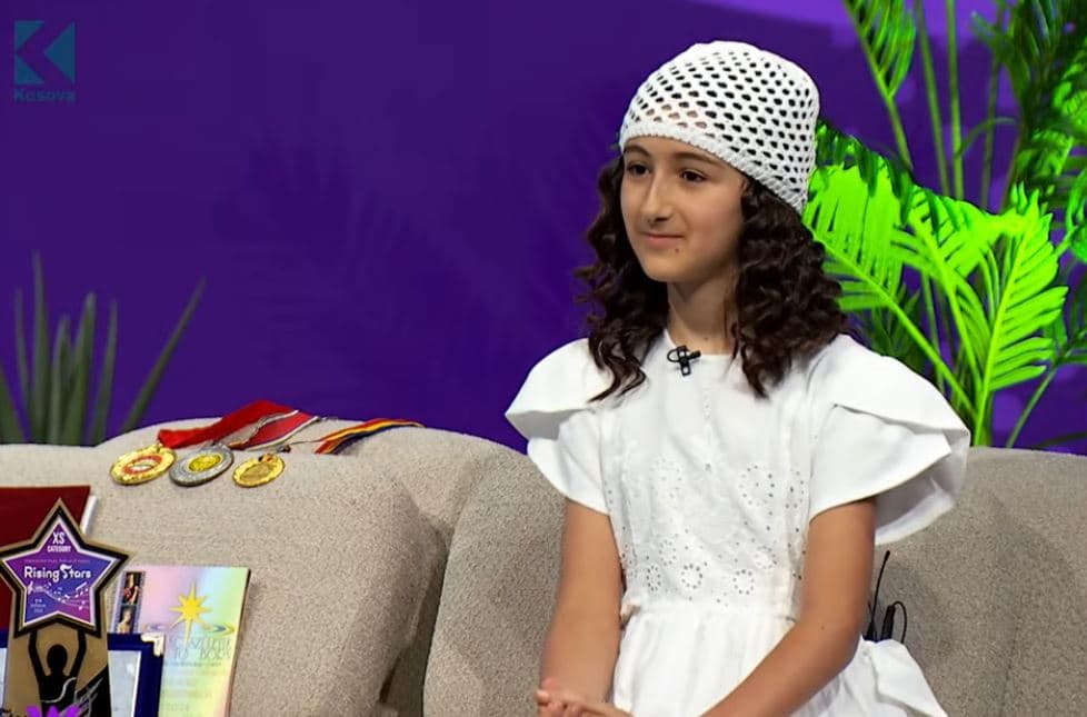 10-vjeçarja Belkida Ukshini ndan rrugëtimin e saj muzikor në “Weekend” (VIDEO)