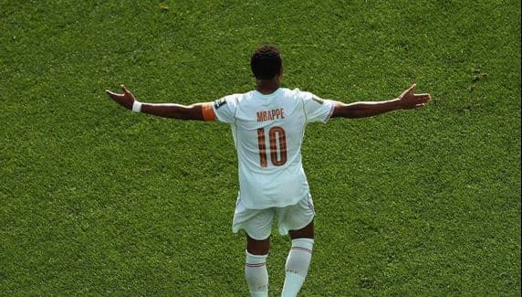 Mbappe, i pari që përfshihet në 100 gola për Francën