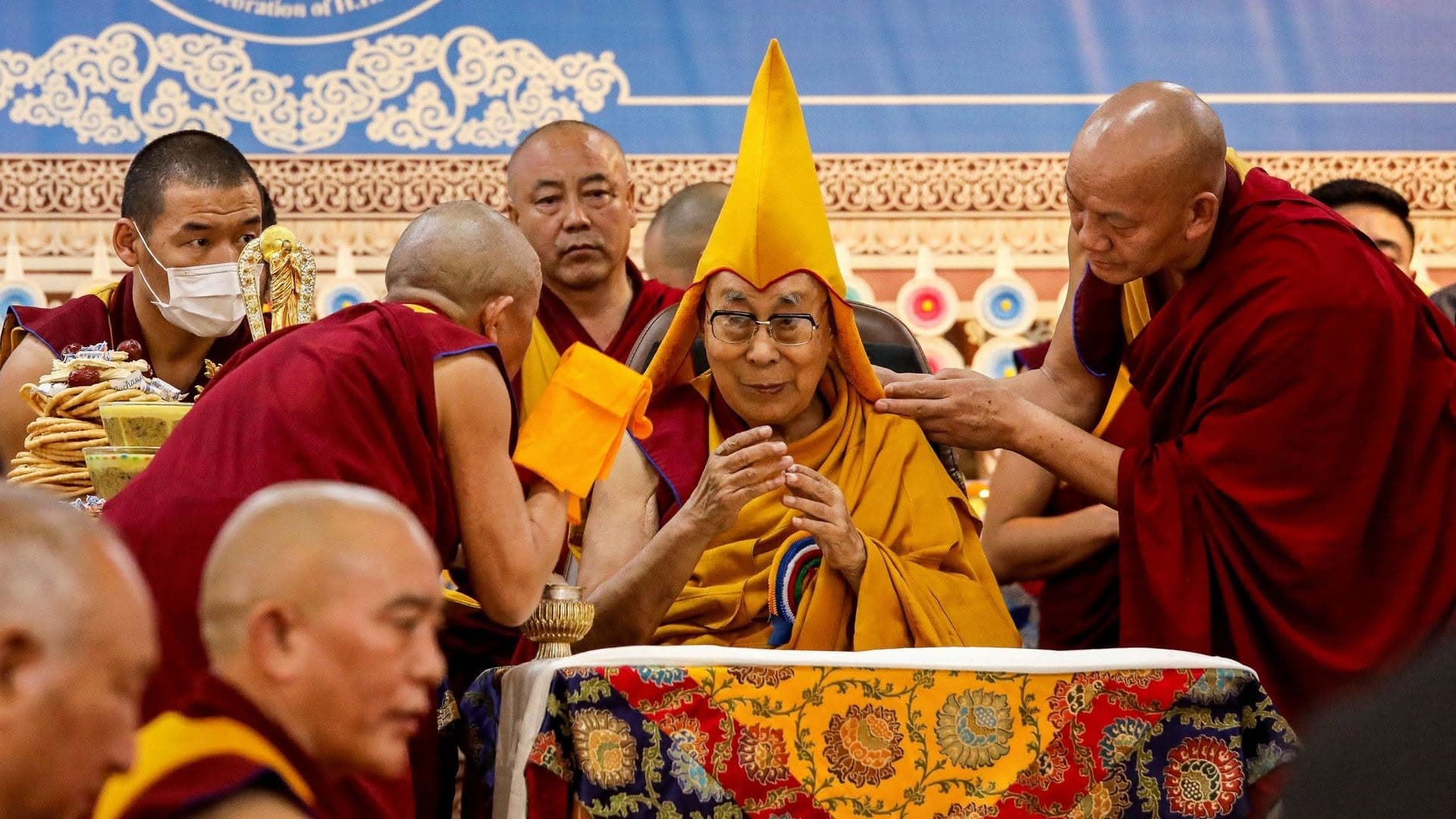 Dalai Lama mbush 91 vjet, vazhdon debati për pasardhësin e tij