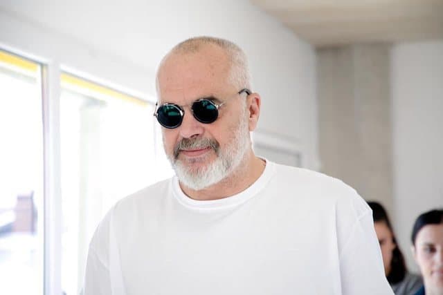 Edi Rama sot feston ditëlindjen 62-të