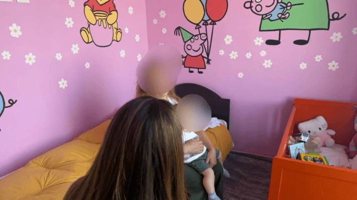 Në burg bashkë me fëmijën 1-vjeç, Gjykata e Tiranës urdhëron lirimin e 34-vjeçares