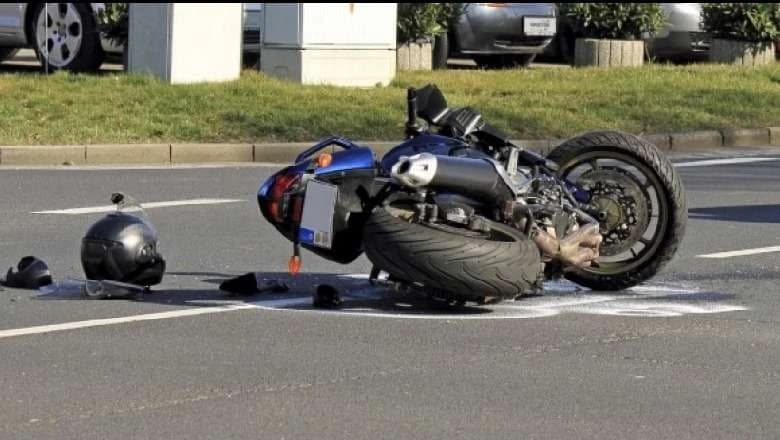 Përplasen dy motoçikleta në Pejë, motoristët përfundojnë në spital