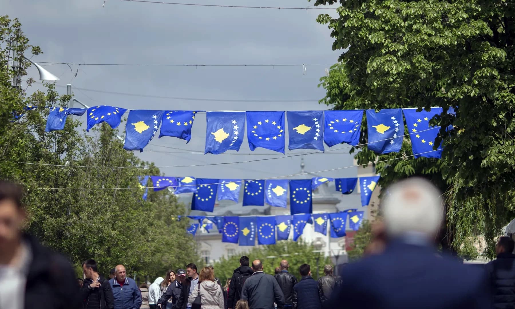 Dera gjysmë e hapur e BE-së për Ballkanin: Kosova mbetet vendi më larg anëtarësimit