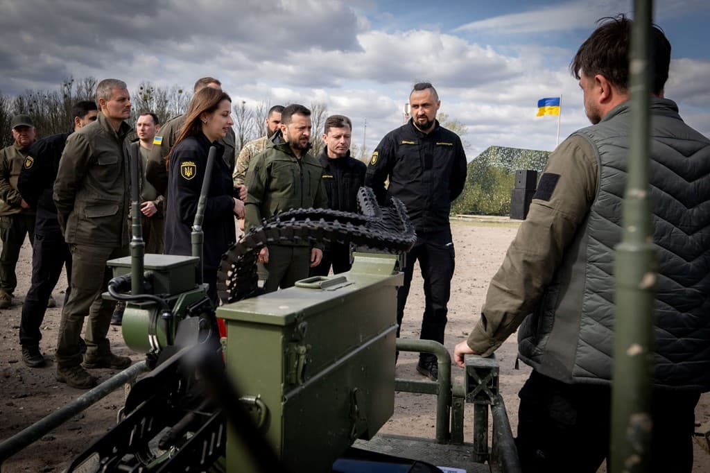 Zelensky pretendon se Ukraina mund ta tejkalojë Rusinë në prodhimin e armëve