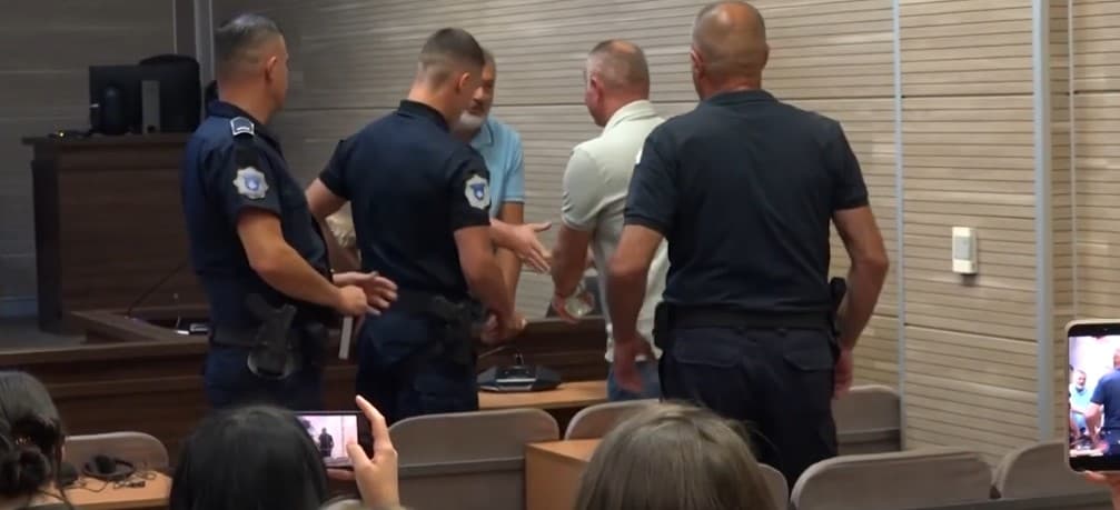 Krimet e luftës: Rihapet shqyrtimi gjyqësor ndaj Gjokoviqit (VIDEO)