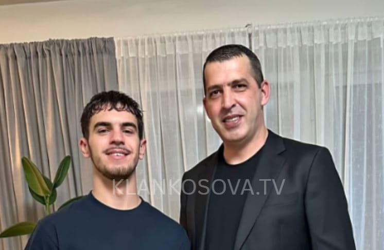 Babai i të riut që u vra në Suedi prek me postimin emocional: U prehsh në paqe djali jem