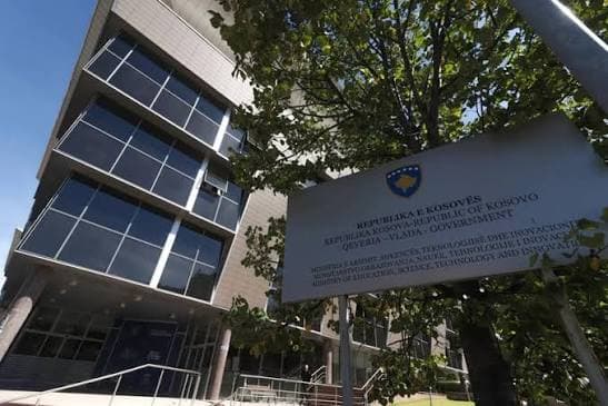Testin e Arritshmërisë e kalojnë 48.35% e nxënësve, rezultatet më të mira në gjuhën angleze   