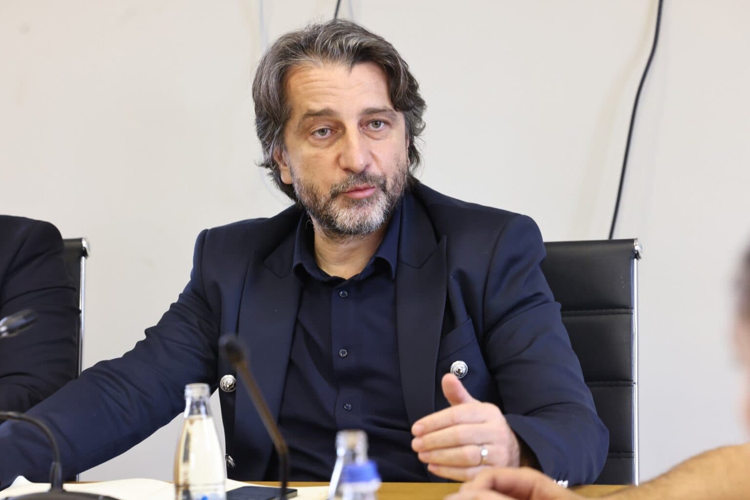 Rama reagon pas tragjedisë në Prishtinë: Siguria në punë duhet të jetë prioritet i panegociueshëm
