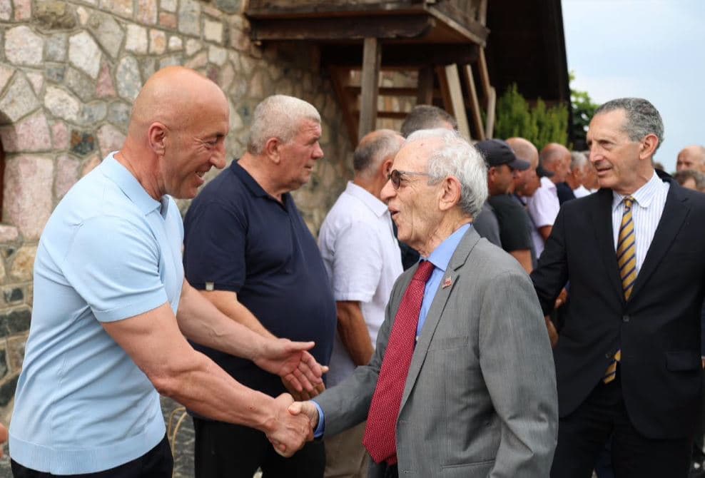 Haradinaj pret delegacionin nga ShBA në Gllogjan, nderon Serwerin dhe Marquezin me medalje