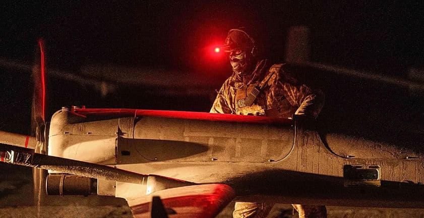 Ukraina godet me dronë në mes të Rusisë, sulmohet një rafineri strategjike
