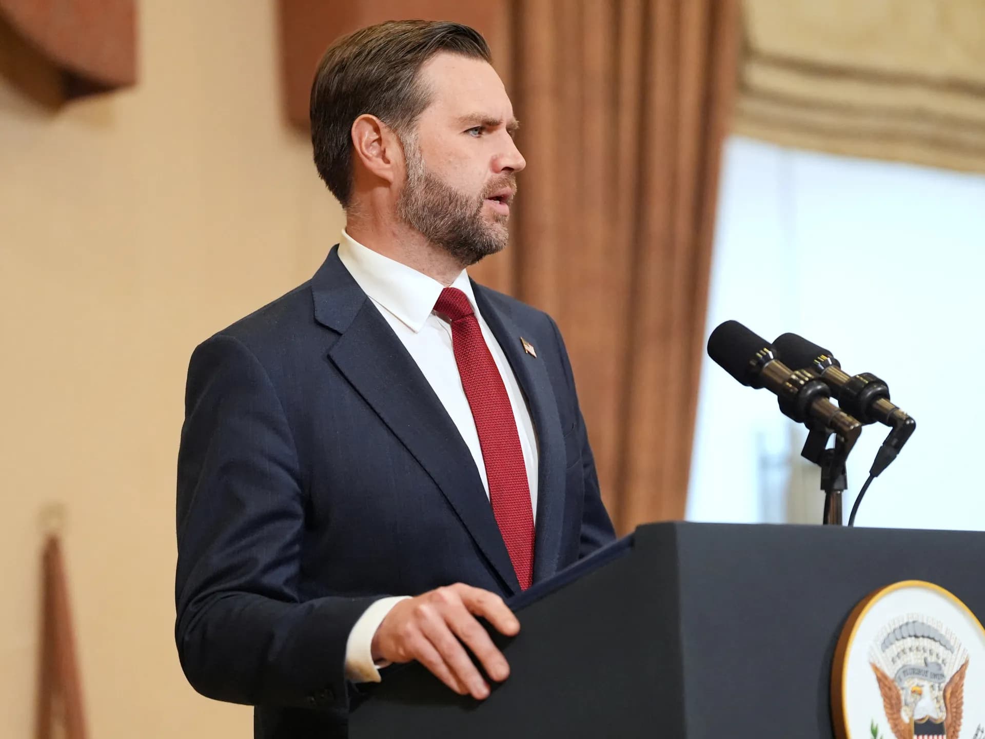 Agjenti që mbronte zv. presidentin e ShBA-së nën hetim për rrjedhje informacionesh