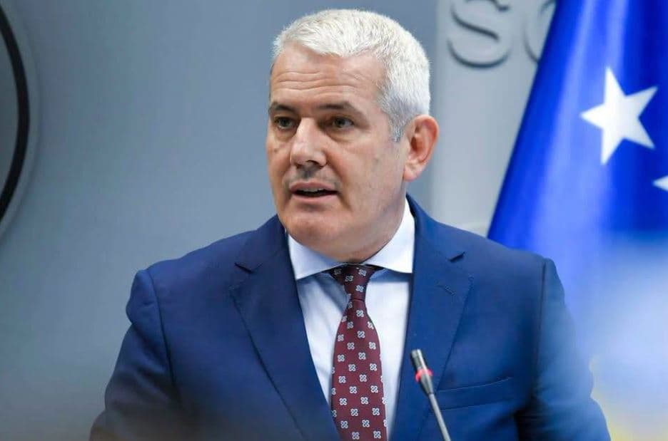 Arrestohen tre zyrtarë të MPB-së dhe një shtetas i huaj, dyshohen për dallavere gjatë regjistrimit