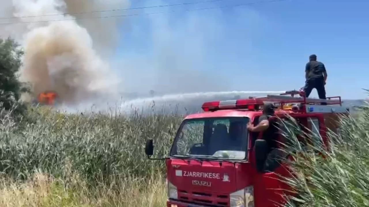 Shqipëria nuk gjen rehati, përhapet me shpejtësi zjarri pranë plazhit të Tales
