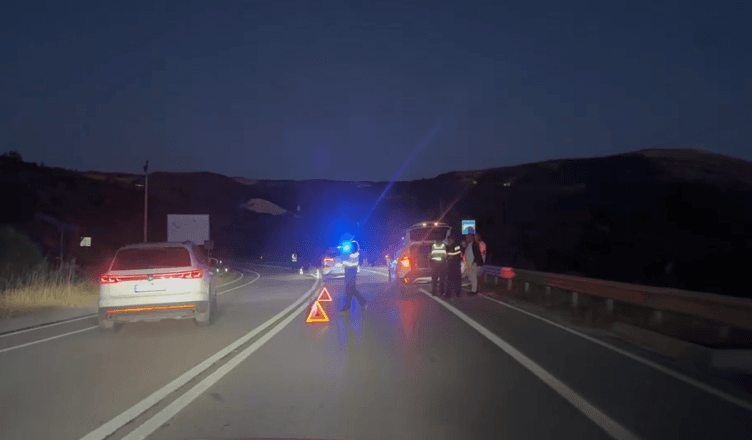 Aksidentohen dy automjete në autostradën Levan–Tepelenë, dy të lënduar