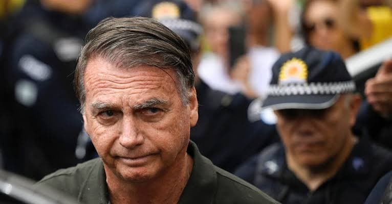 Bolsonaro i Brazilit do të mbetet në arrest shtëpiak