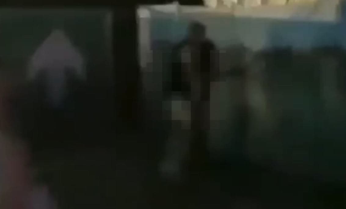 Moment i pazakontë: Çifti kapet duke bërë seks në koncertin e Yll Limanit (VIDEO)