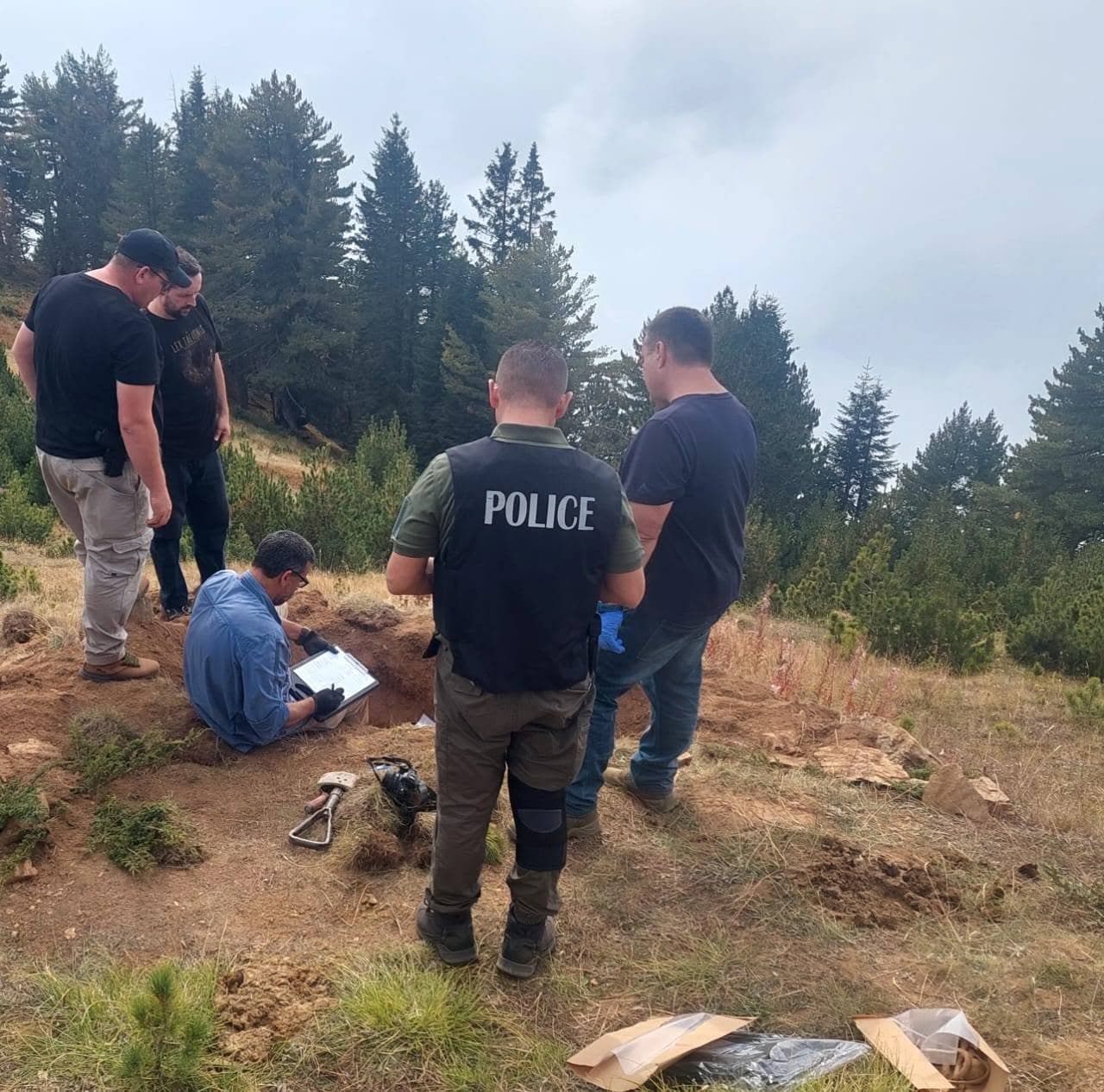 Dyshimet për varrezë masive në Zubin Potok, ndalohen dy persona