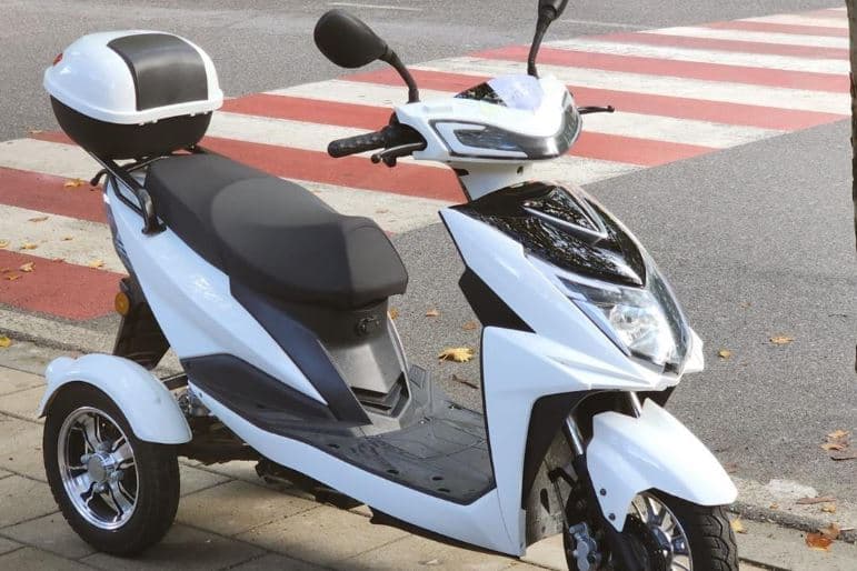 Zhurma e motoçikletave, shqetësim për Tiranën