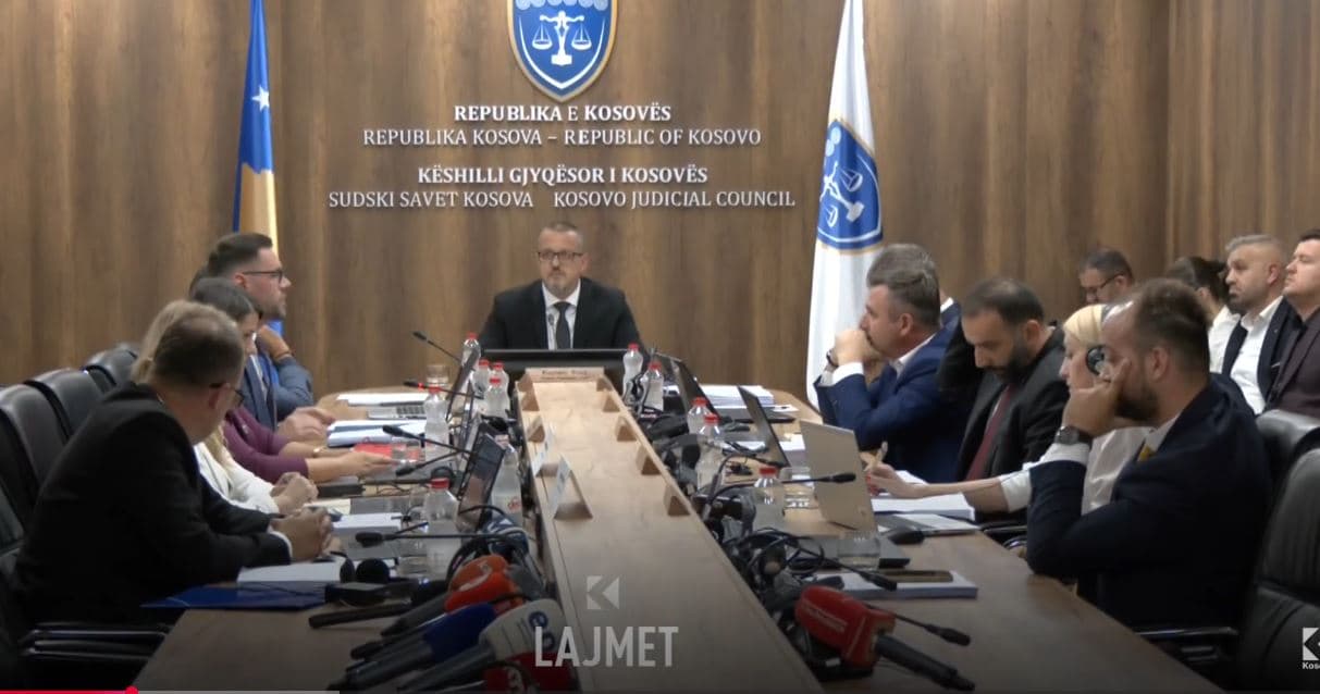Mungesa e Kuorumit: KGjK dështon të trajtojë dorëheqjet e serbëve (VIDEO)