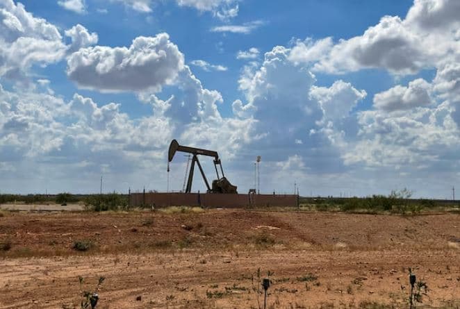 Çmimet e naftës stabilizohen mes përpjekjeve për paqe SHBA–Iran