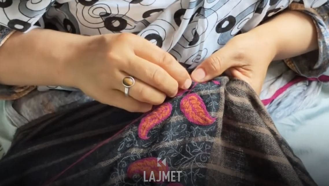 Praktika në rrobaqepësi: Vajza në vend të mësimit - mori sulm seksual (VIDEO)
