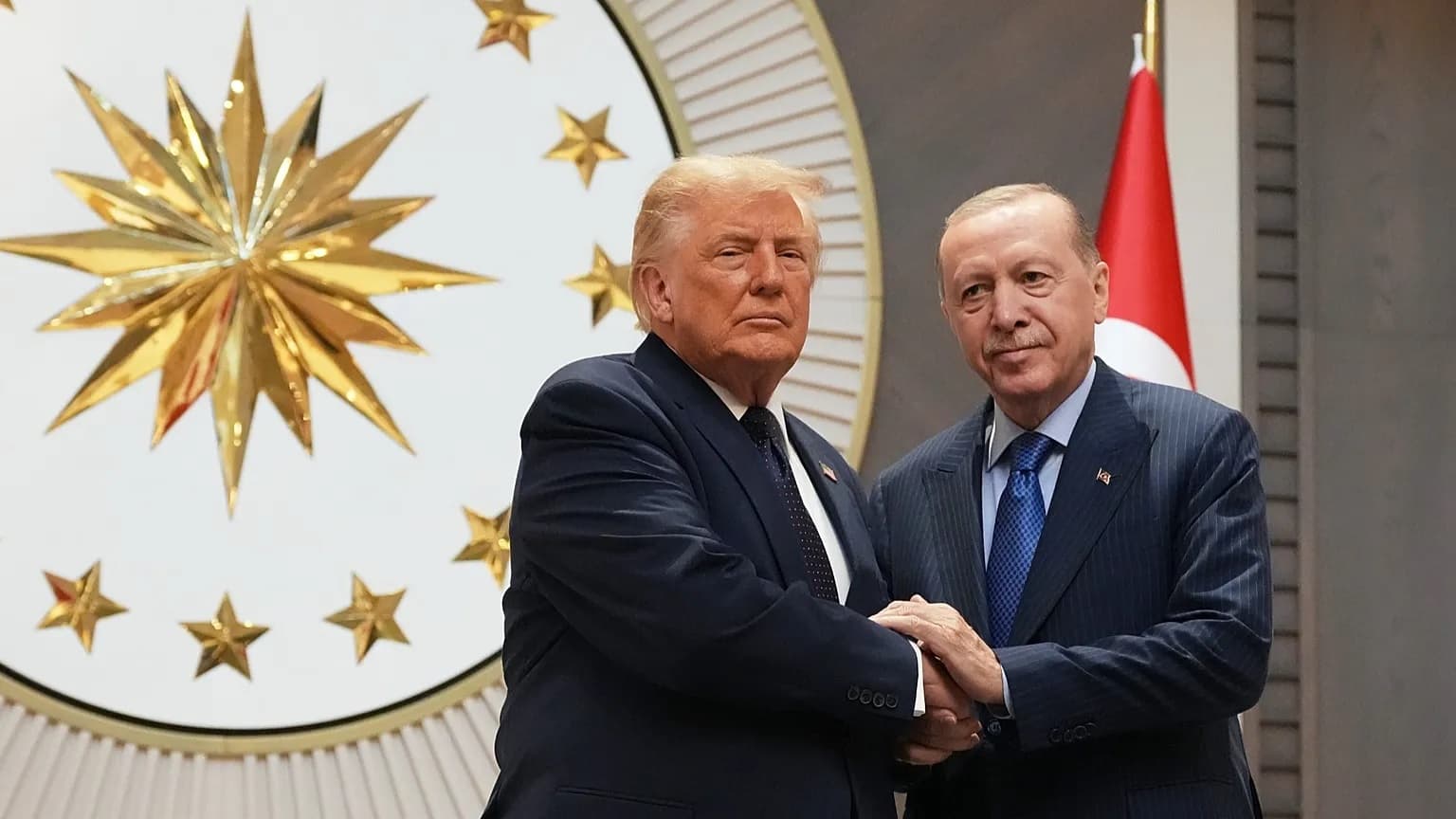 "Grenlanda duhet të kontrollohet nga ShBA-ja", thotë Trump