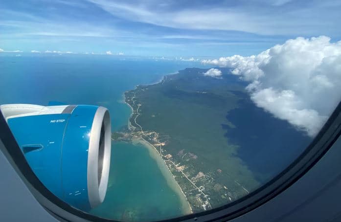 Dallgët e mëdha shkaktojnë tragjedi, 15 turistë humbin jetën në Vietnam