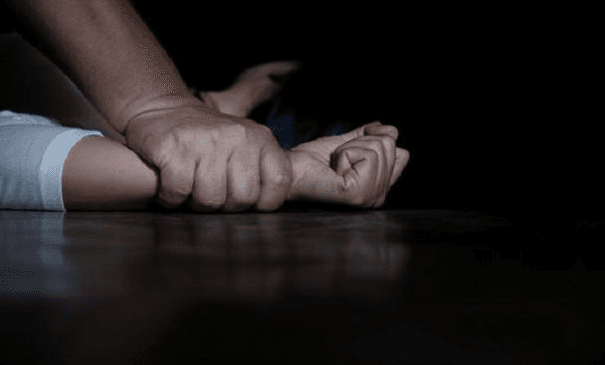 Arrestohet një person në Deçan, dyshohet për dhunim