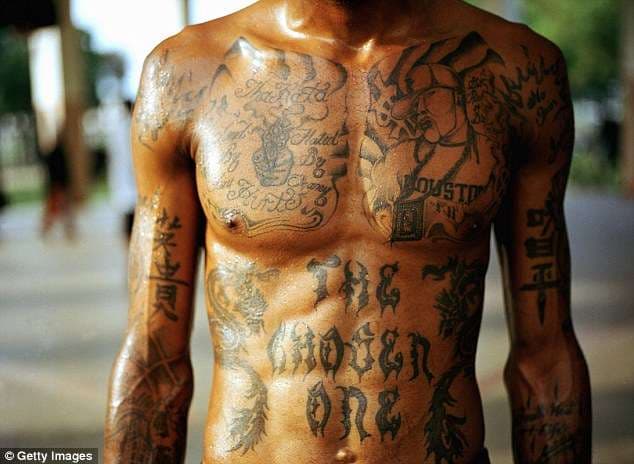 Studimi i ri: Njerëzit me tatuazhe mund të gjejnë punë më lehtë