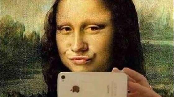 Mos buzëqeshni kur bëni selfie!