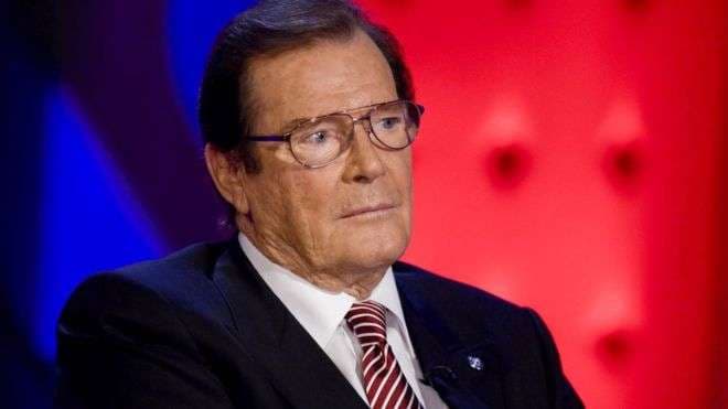 Vdes aktori Roger Moore