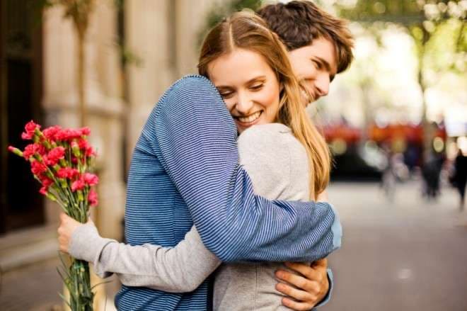 Dy fjalët që nuk duhet t’i shkruani kurrë në profilin tuaj