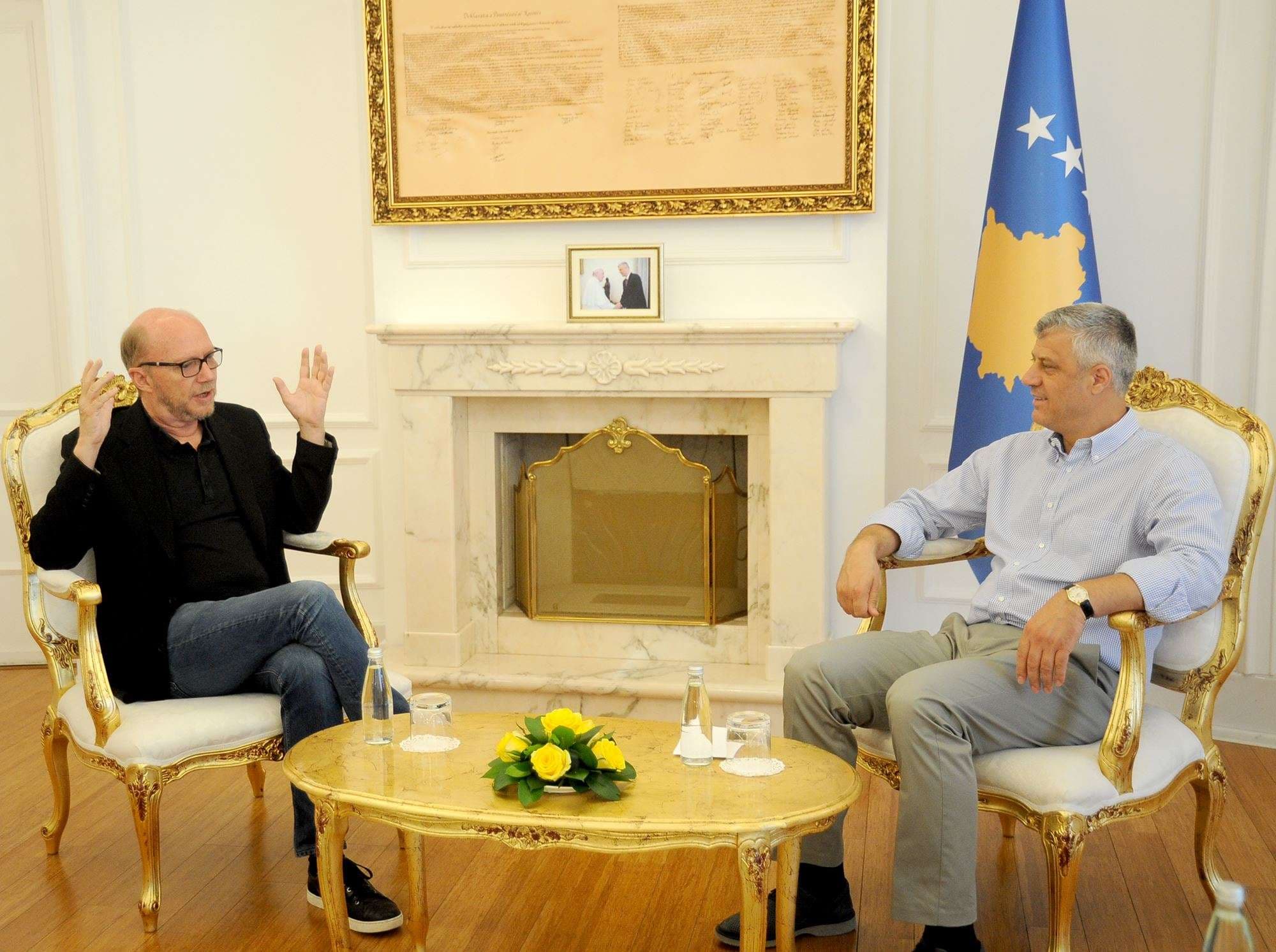 Thaçi e pret në takim regjisorin dhe skenaristin Paul Haggis