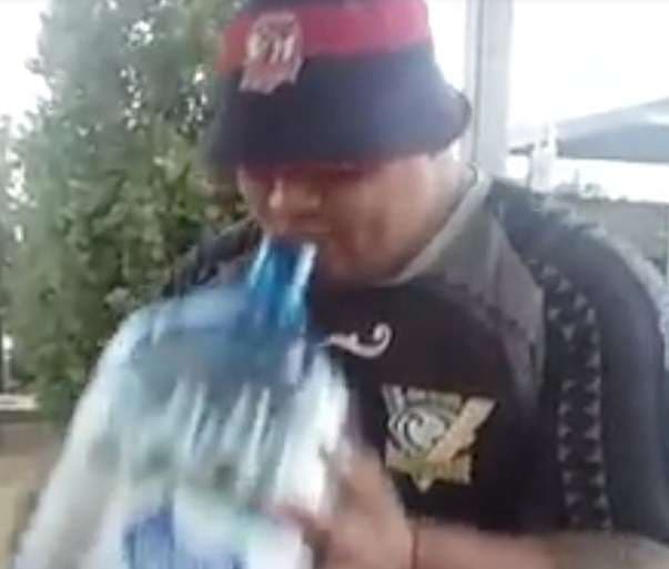 Piu 7 birra në 10 sekonda në mënyrë të pabesueshme (VIDEO)