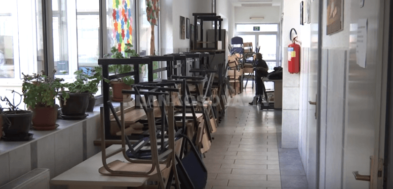 Nxënës e prindër rinovojnë shkollën (VIDEO)