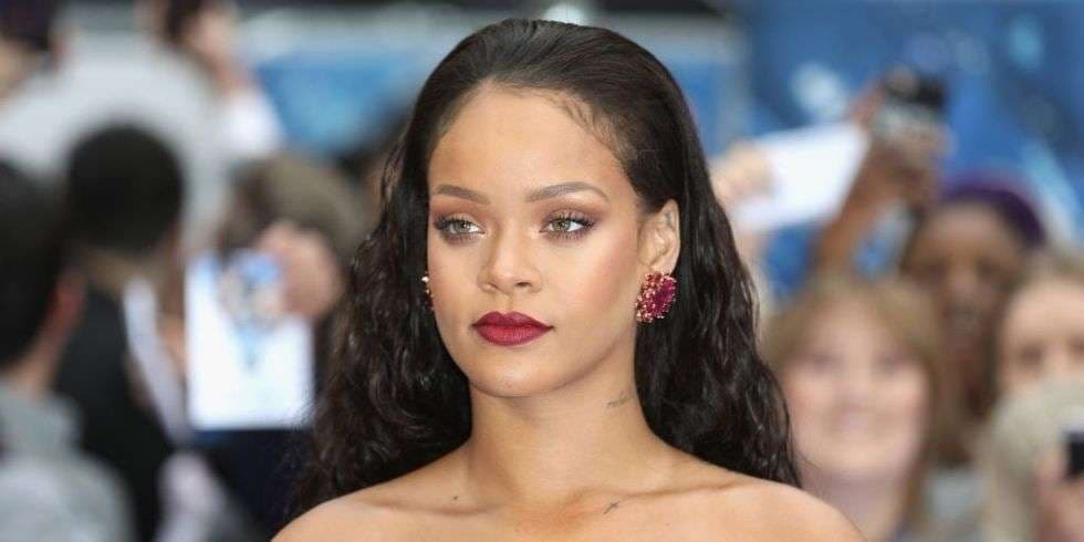 Rihanna fejesë dhe fëmijë me të dashurin miliarder?