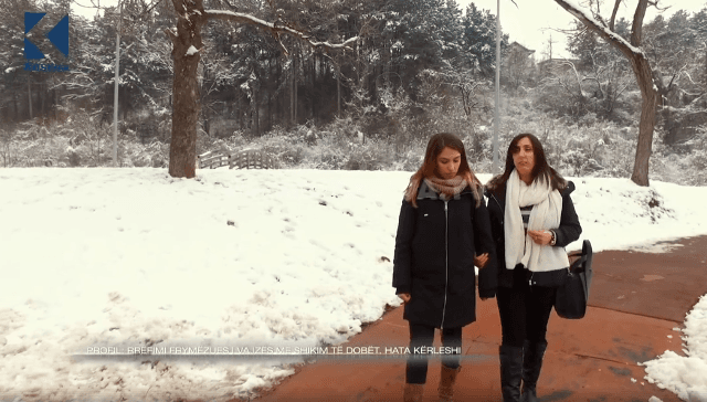 Rrëfimi frymëzues i vajzës me shikim të dobët (VIDEO)