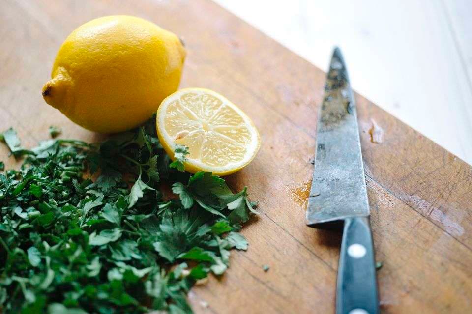 Largoni gurët në veshka me këtë metodë natyrale