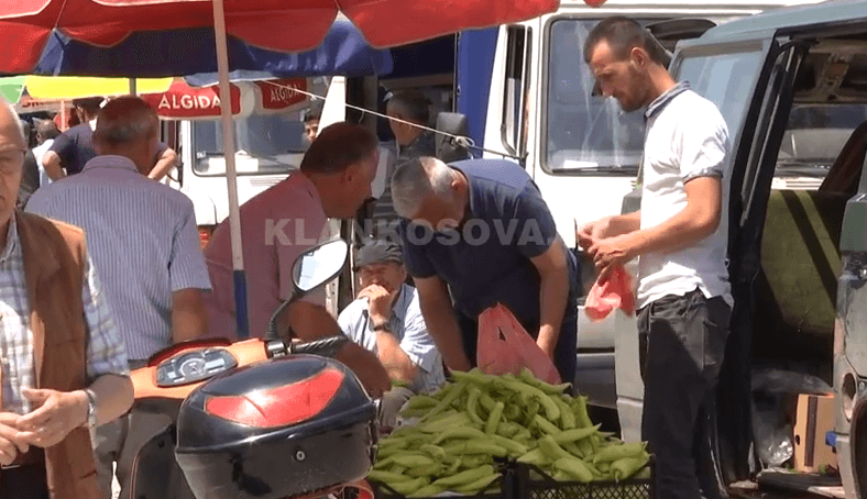 Podujevë, treg pa pagesë për shitësit (VIDEO)
