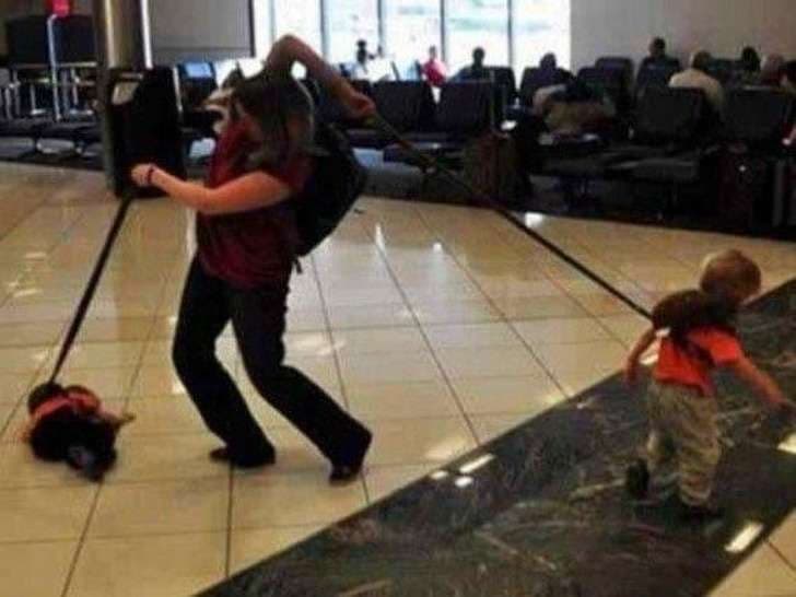 Pamje të papritura që shohim nëpër aeroporte (FOTO)