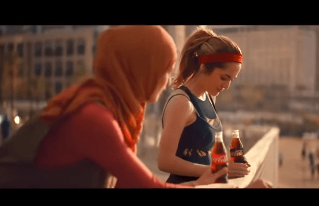 Mesazh i ëmbël solidarizues nga Coca Cola për myslimanët në Ramazan (VIDEO)