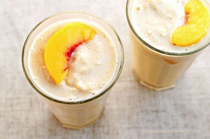 Smoothie me pjeshkë