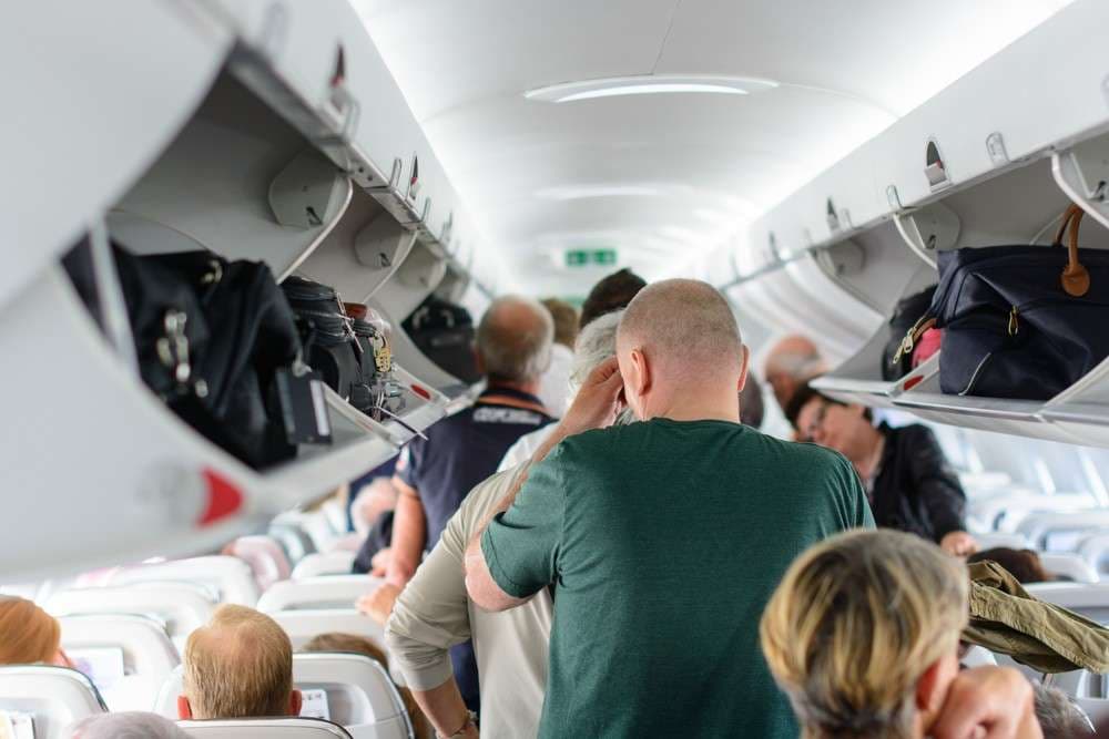 Udhëtoni në avion? Ja sa ju dëmton ajri brenda tij!