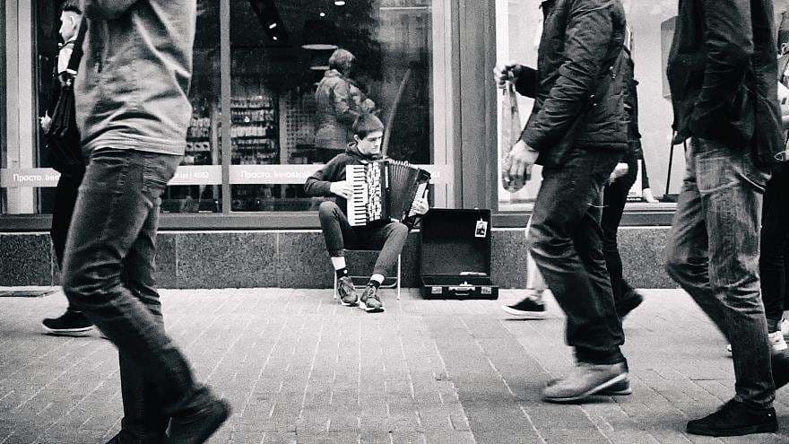 Fotografi Anton Kalashnikov ndanë fotografitë bardh e zi