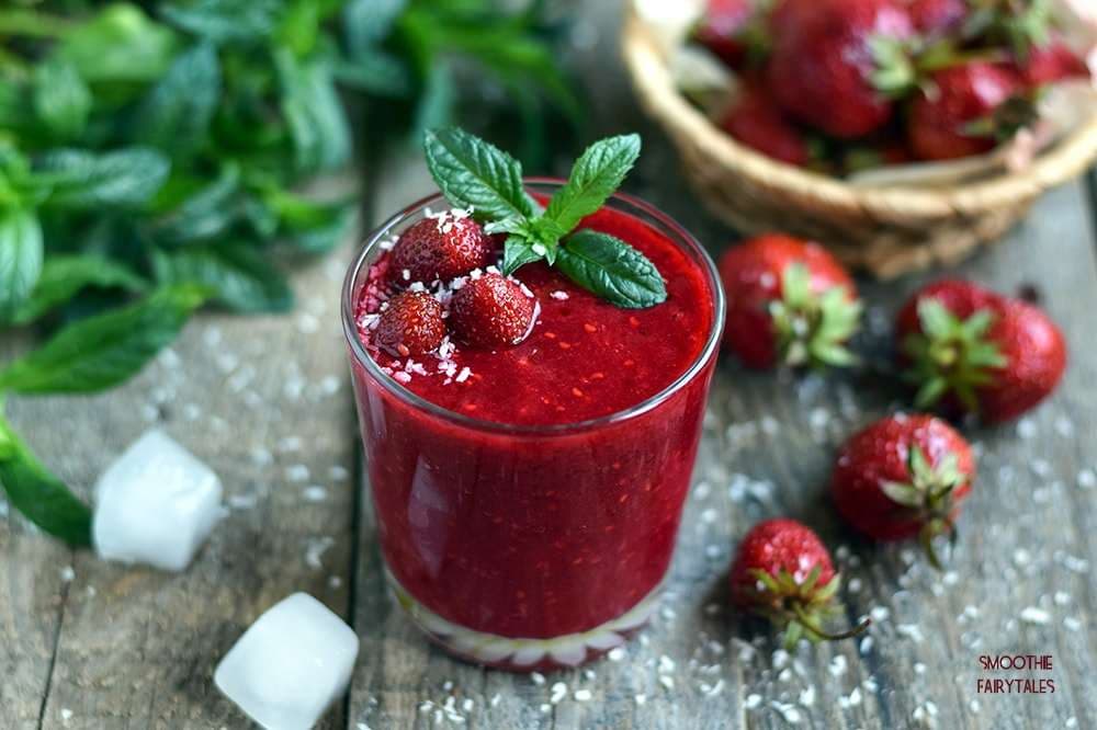 Smoothie me luleshtrydhe në mëngjes