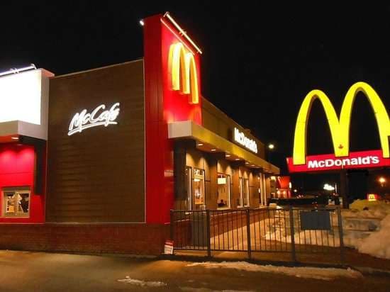 MC Donalds rrezikon shëndetin e konsumatorëve, helmohen 100 persona