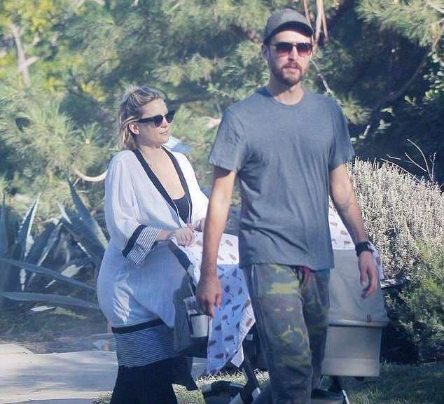 Kate Hudson shihet me vajzën për herë të parë