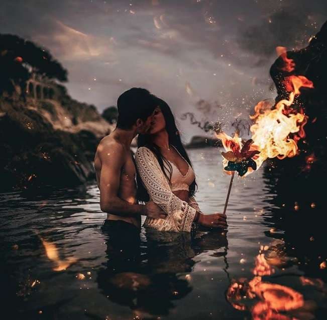 Fotografi spanjoll që kap pasionin e njerëzve në ujë (FOTO)