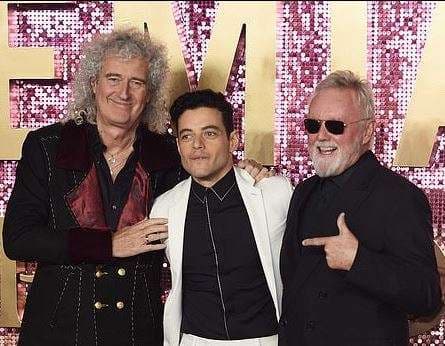 Rami Malek pozon me legjendarët e "Queen"